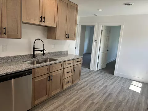 Kitchen - 916 E King, Owosso, MI 48867 photo 2 of 3