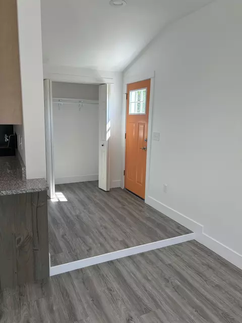 Entry Way - 916 E King, Owosso, MI 48867 photo 1 of 1
