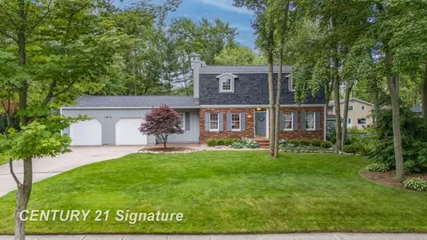 1912 Candlestick, Midland, MI 48642