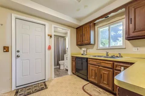 Kitchen - 7337 Frith, Saint Clair, MI 48079 photo 3 of 3
