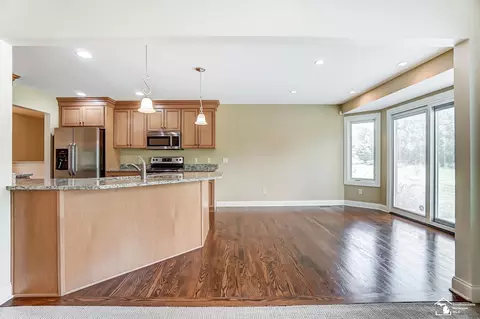 384 Central Park, Monroe, MI 48162 photo 9