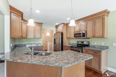384 Central Park, Monroe, MI 48162 photo 10