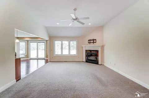 384 Central Park, Monroe, MI 48162 photo 6