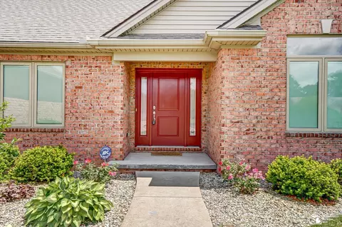 384 Central Park, Monroe, MI 48162 photo 3
