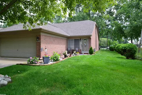 51114 Courtyard, New Baltimore, MI 48047
