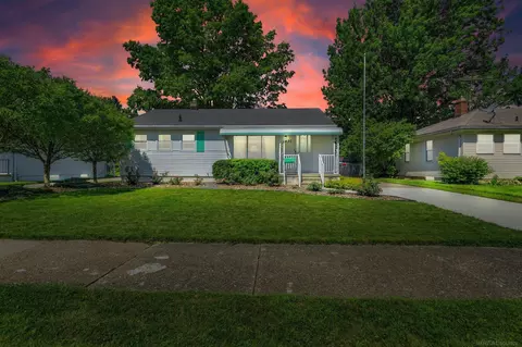 1430 Warrington, Mount Clemens, MI 48043