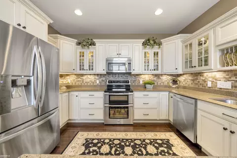 Kitchen - 5226 Lakeshore, Deckerville, MI 48427 photo 2 of 5
