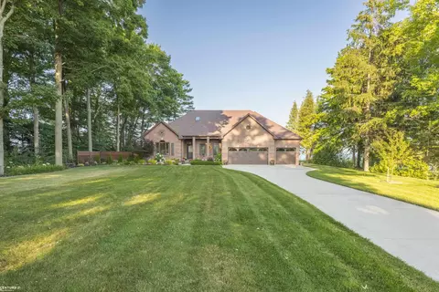 Exterior - 5226 Lakeshore, Deckerville, MI 48427 photo 5 of 22