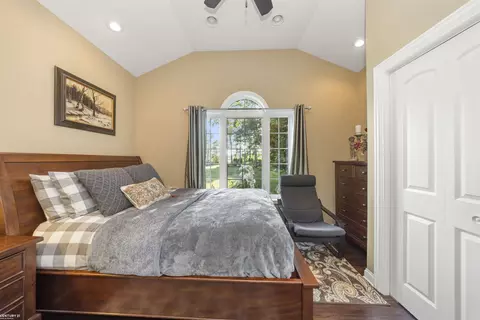 Bedroom - 5226 Lakeshore, Deckerville, MI 48427 photo 5 of 10