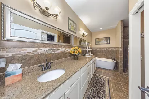 Bath - 5226 Lakeshore, Deckerville, MI 48427 photo 3 of 7
