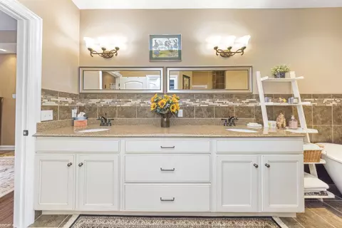 Bath - 5226 Lakeshore, Deckerville, MI 48427 photo 4 of 7
