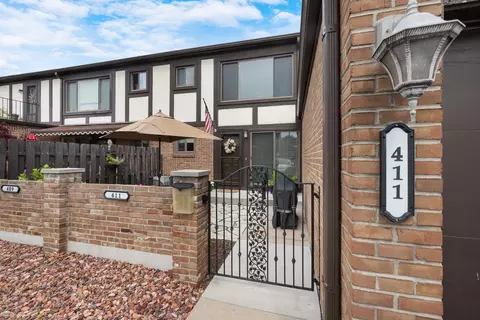 411 Country Clb, Saint Clair Shores, MI 48082