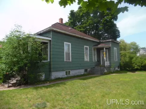 225 N 13th, Escanaba, MI 49829