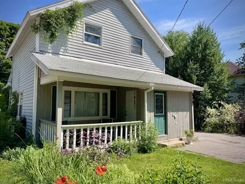 328 W W Cres, Marquette, MI 49855