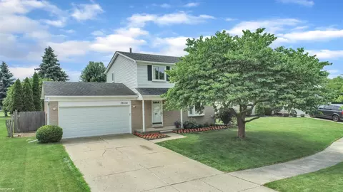 35514 Eastmont, Sterling Heights, MI 48312