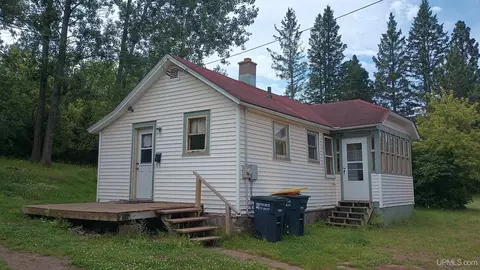 705 Spring, Bessemer, MI 49911