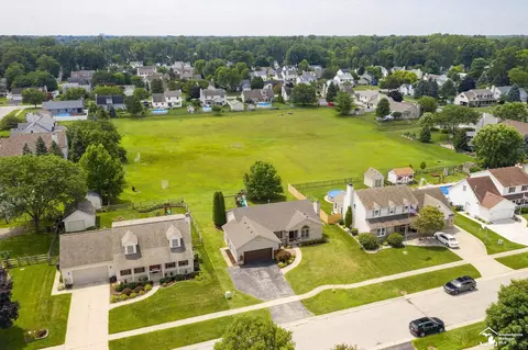 View/Area - 2187 Willow Bnd, Temperance, MI 48182 photo 1 of 3
