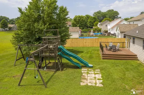 Exterior - 2187 Willow Bnd, Temperance, MI 48182 photo 6 of 6
