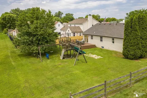 Exterior - 2187 Willow Bnd, Temperance, MI 48182 photo 5 of 6