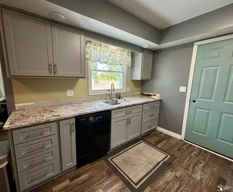 Kitchen - 178 Melrose, Adrian, MI 49221 photo 4 of 4