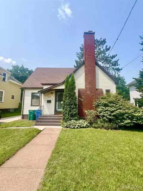1025 Pine, Marquette, MI 49855