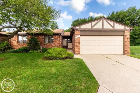 29600 S White Oak, Warren, MI 48092