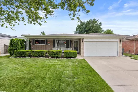 17489 Contesti, Clinton Township, MI 48035