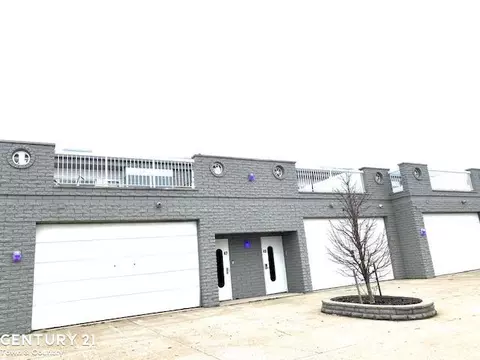 59 Sea Ray, Harrison Township, MI 48045