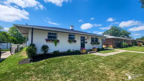 221 Richards, Monroe, MI 48162