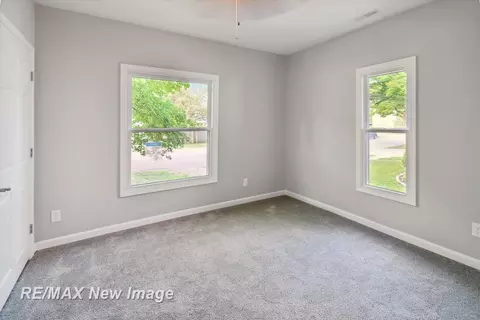 Bedroom - 304 E Genesee, Durand, MI 48429 photo 3 of 6