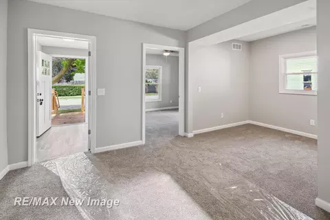 Entry Way - 304 E Genesee, Durand, MI 48429 photo 2 of 5