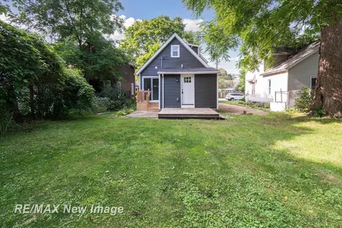 Exterior - 304 E Genesee, Durand, MI 48429 photo 3 of 6