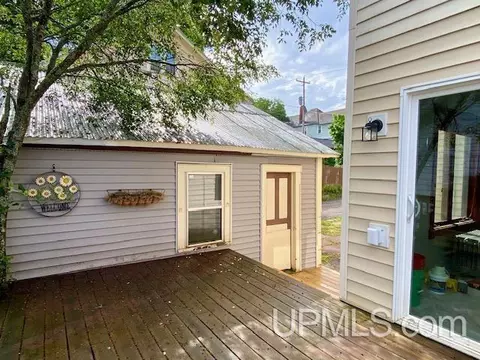 802 N N Pne, Ishpeming, MI 49841 photo 2