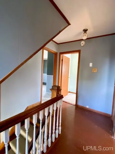 802 N N Pne, Ishpeming, MI 49841 photo 35