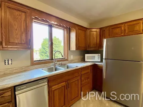 802 N N Pne, Ishpeming, MI 49841 photo 23