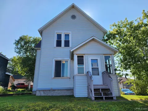 900 N 2nd, Ishpeming, MI 49849