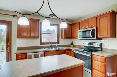 6940 Forest Run, Temperance, MI 48182 photo 13