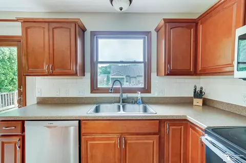 6940 Forest Run, Temperance, MI 48182 photo 14