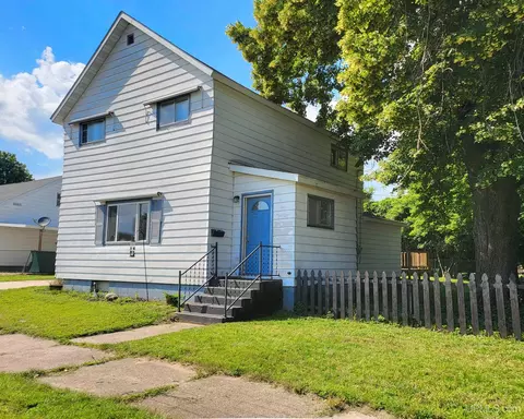 604 W A, Iron Mountain, MI 49801