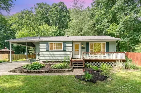 2700 Bradfield, Midland, MI 48640
