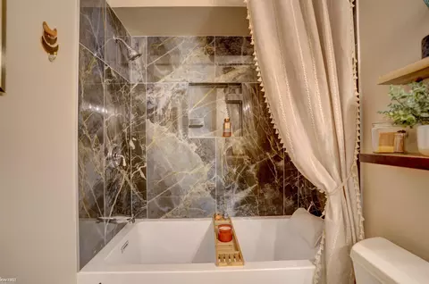 Bath - 7130 Lapeer, Davison, MI 48423 photo 2 of 8