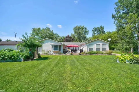 Exterior - 7130 Lapeer, Davison, MI 48423 photo 11 of 17