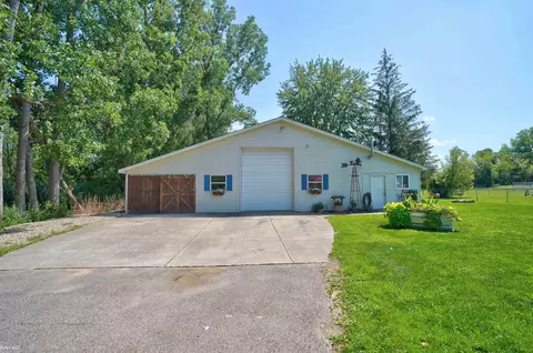 Exterior - 7130 Lapeer, Davison, MI 48423 photo 12 of 17