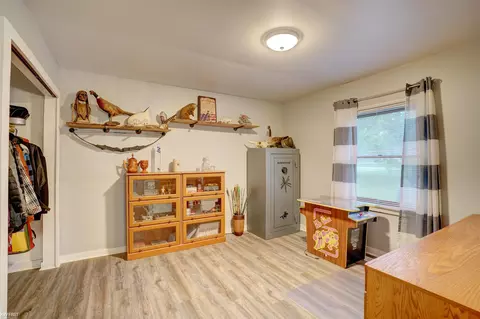 Bedroom - 7130 Lapeer, Davison, MI 48423 photo 5 of 8