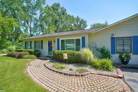 Exterior - 7130 Lapeer, Davison, MI 48423 photo 2 of 17