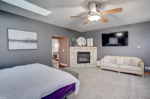 Bedroom - 7130 Lapeer, Davison, MI 48423 photo 3 of 8