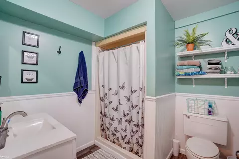 Bath - 7130 Lapeer, Davison, MI 48423 photo 6 of 8