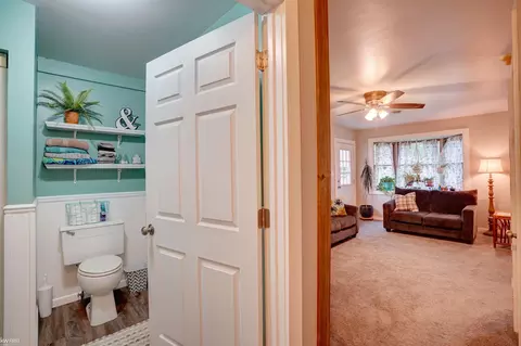 Entry Way - 7130 Lapeer, Davison, MI 48423 photo 5 of 5