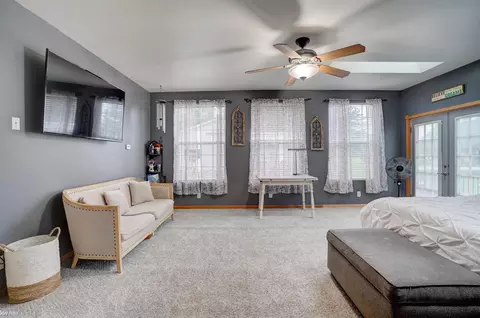 Bedroom - 7130 Lapeer, Davison, MI 48423 photo 4 of 8