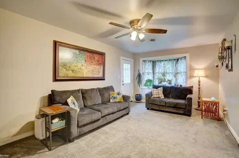 Living - 7130 Lapeer, Davison, MI 48423 photo 4 of 5